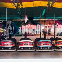 Geprakte Autoscooter Autos